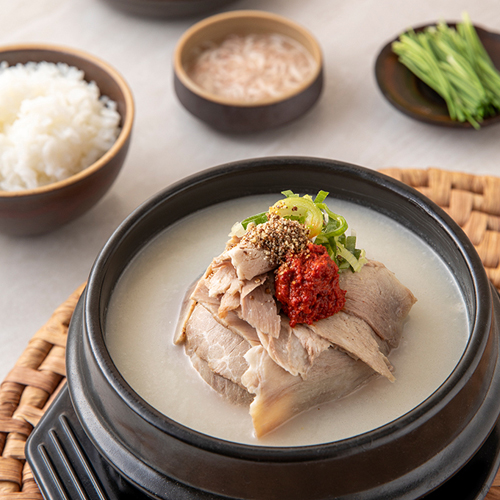 쫄깃한 고기에 깔끔한 국물 돼지국밥 450g x 3팩